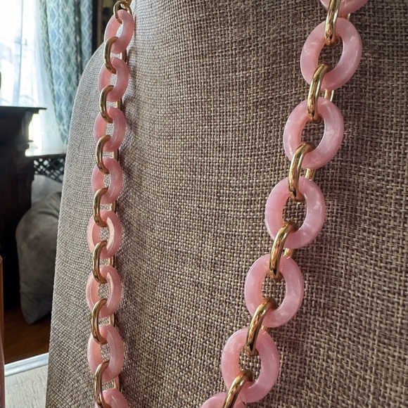 Talbots Pink necklace chain link Gold toned resin adjustable NEW - Picture 2 of 3